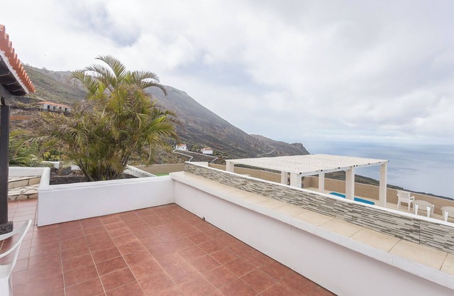 Lightbooking Eva D Fuencaliente La Palma con piscina