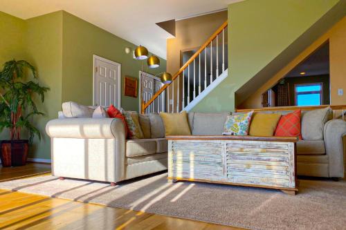 Lighthouse View - 39071 Beacon Road #10