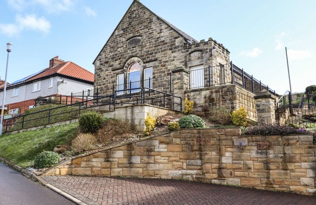 LIMBER VIEW, family friendly, with a garden in Grosmont