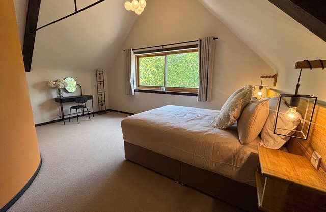 Lime Tree House - Sleeps 12 - Hot Tub