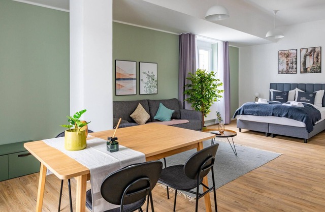 limehome Salzgitter | Suite with sofa bed (LT)
