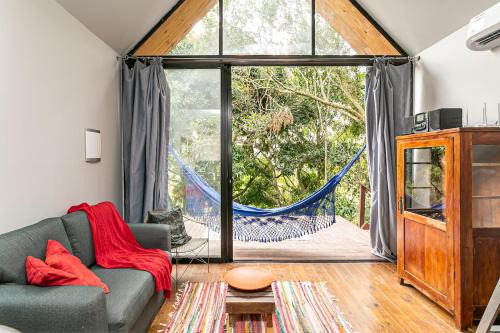 Linda Cabana e um Refúgio na Natureza I Fogueira