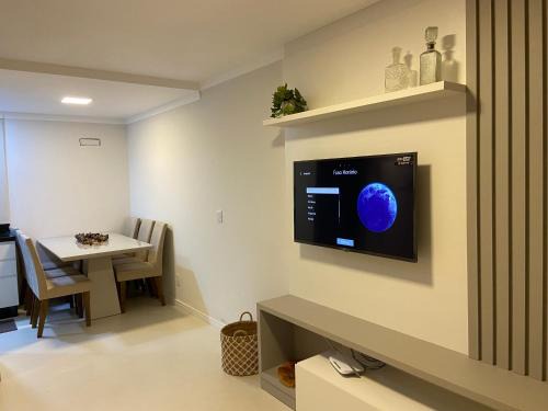 Linda Casa com 3 suites-Condominio-Canela