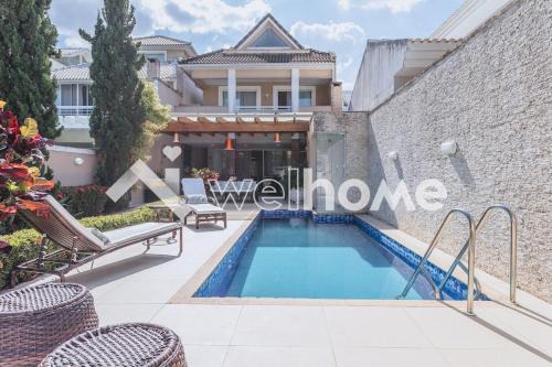 Linda casa com piscina na Barra da Tijuca - RJ