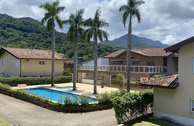 Linda Casa em Condomínio na Praia de Boiçucanga