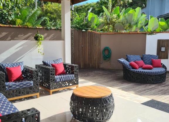 Linda Casa em Ubatuba Condomínio Fechado