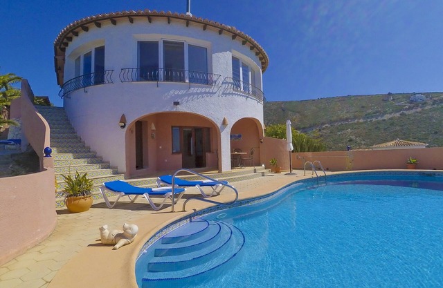 Linda Vista - sea view, family friendly, chill-zone, WIFI included