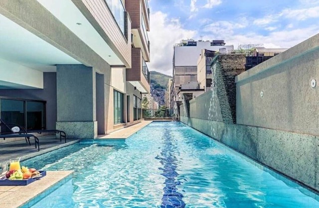 Line Rio: 1Qto Com Piscina, Sauna, Academia, Workstation, Garagem A 100m Das Praias de Copacabana e Ipanema (CP01-172T)