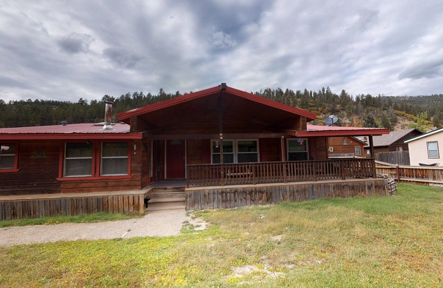 Line Shack on Tenderfoot Trail with High Speed Wifi