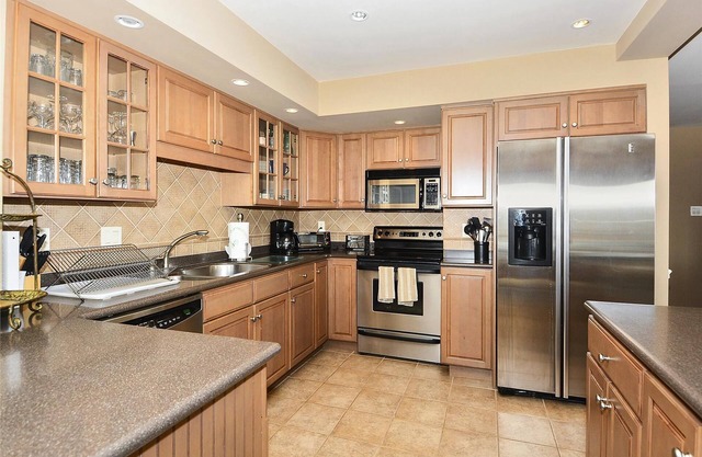 LINENS & DAILY ACTIVITIES INCLUDED*!. OCEAN & LAKE VIEWS - OCEANFRONT/BOARDWALK BUILDING W/ROOFTOP POOL