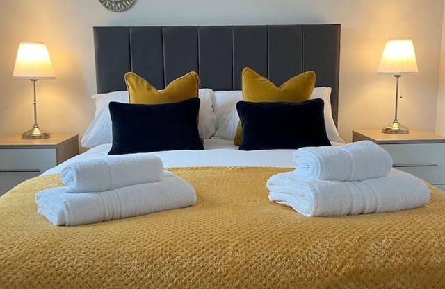 Lingfield House - Spacious 3 Bed Home From Home