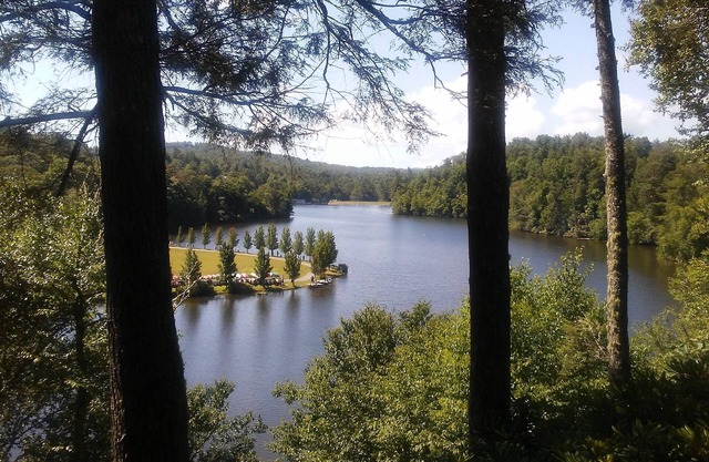 Linville Land Harbor Resort Home, Linville NC, Mountain Getaway, Great Lake View