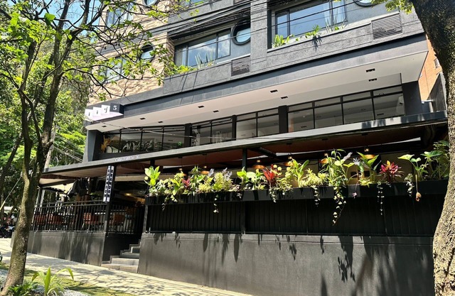 LINVING 35 8TH FLOOR VIP