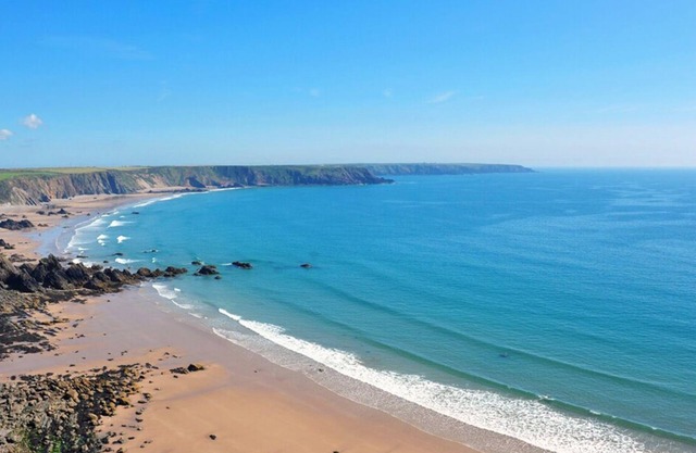 Lions Head, Holiday Cottage Broad Haven, Sleeps 8, 4 bedrooms, bathrooms