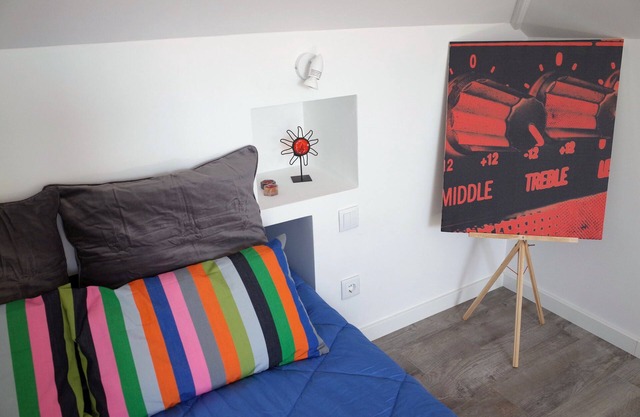 Lisbon Beach Apartments 5. Studio, beach 5 minutes, free wifi.