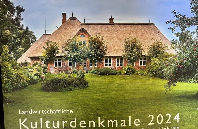 Listed thatched roof property in a quiet, secluded location