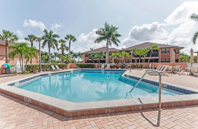 Listing available monthly, 2 Pools, just off Marco, good rate!