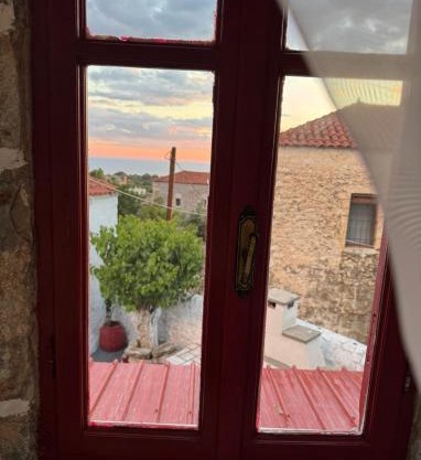 Lithos Areopoli Traditional House