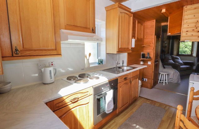 LITTLE GEM, romantic, character holiday cottage in Maryport