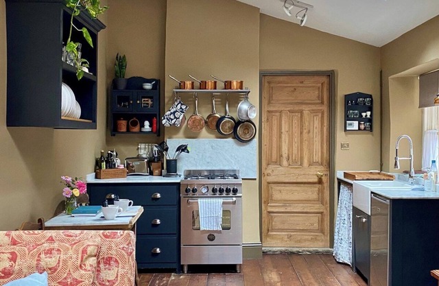 Little Hideaway - Central Frome