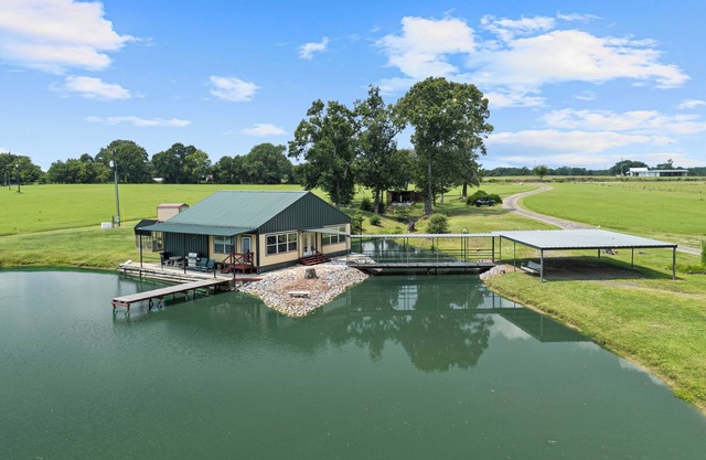 Little House on the Pond/Cozy Cabin near Carthage w/Fishing and Wildlife