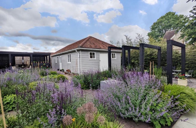 Little Maplewood, Tangmere