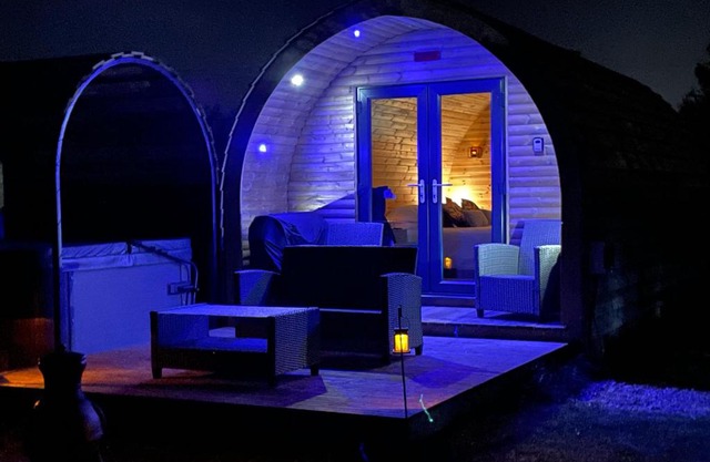 Little Meadow Pods with Hot Tub