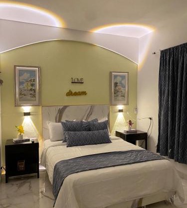 Little Room Airport By Merengue House