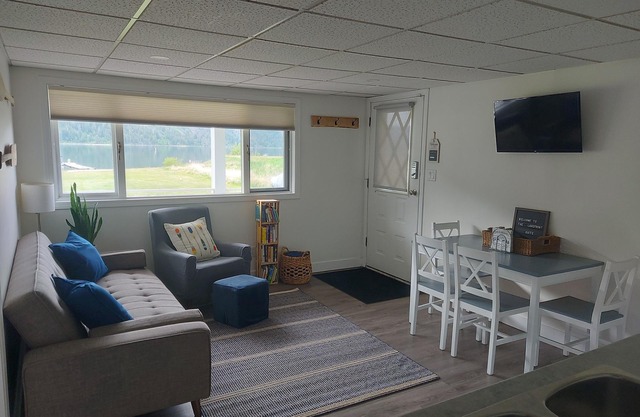Little Shuswap Lake Front Suite