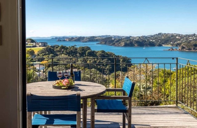 LITTLE TIRI COTTAGE | Coast & Country | WINTER DEAL - Stay for 3, Pay for 2