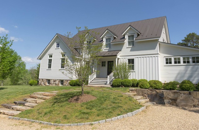 Littleberry Farmhouse on 8 acres