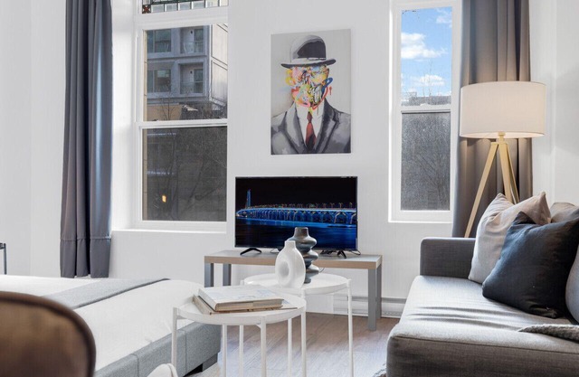 LiV MTL Downtown-302 Spacious Double Studio Suit
