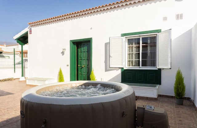 Live playa chica abades