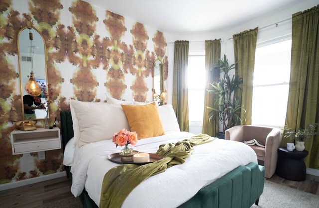 "Live the City Life in Style: Unforgettable Urban Retreat Awaits!