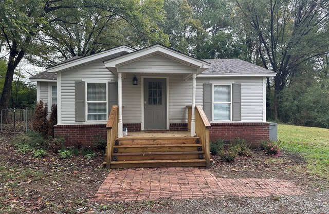 Livie’s Cozy Cottage Near Collierville