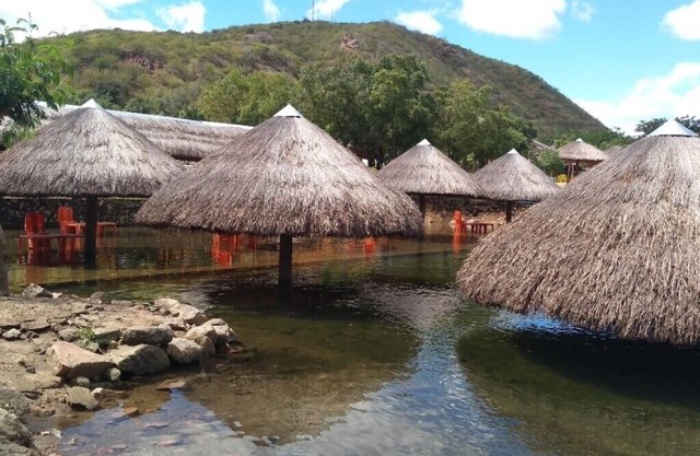 Living in Canindé, 15 minutes from Piranhas, 10 minutes from the S. Francisco River.