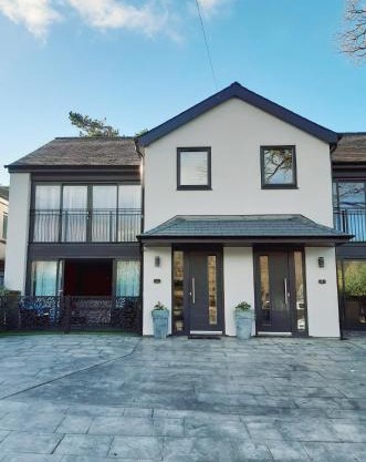Llanberis Lodges