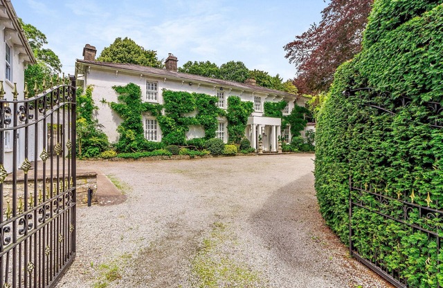 Llwynhelig House - UK46395