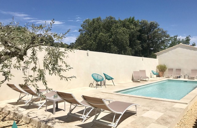 Location Uzès with pool and jacuzzi
