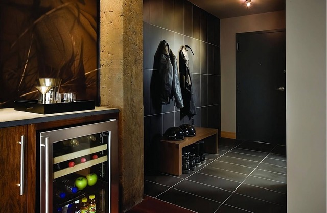 Local Brews Haven, 3 Custom Deluxe Town Queen Beds at The Iron Horse Hotel!