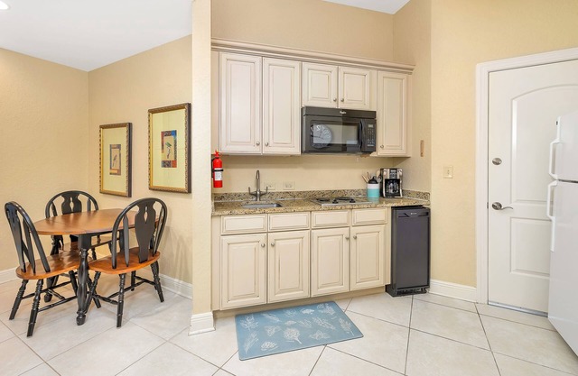Located near St. Simons Island Pier, Restaurants, Lighthouse and Oceanfront Neptune Park