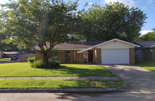 located near nature trail, mesquite rodeo, and downtown Dallas