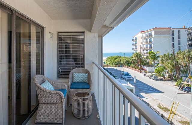 Location! 30-Steps Beach Access