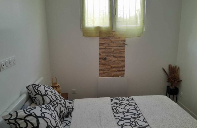Location Chambre sdb Salon Cuisine Animaux Bienvenus