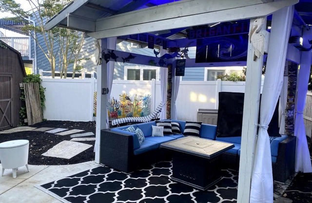 LOCATION LOCATION COVE Quiet/Private/Garden Oasis/Water SUNSETS we got a spot!