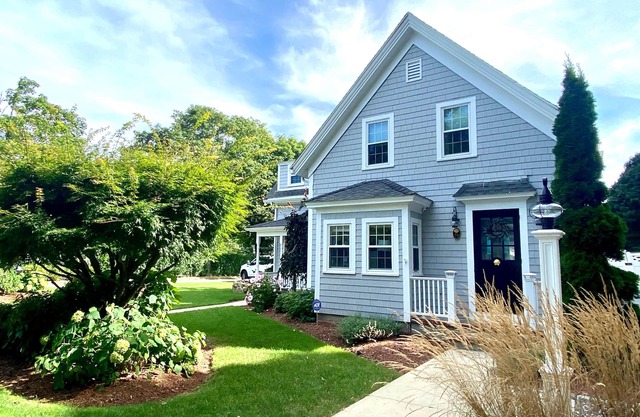 LOCATION, LOCATION, LOCATION! Downtown Falmouth!