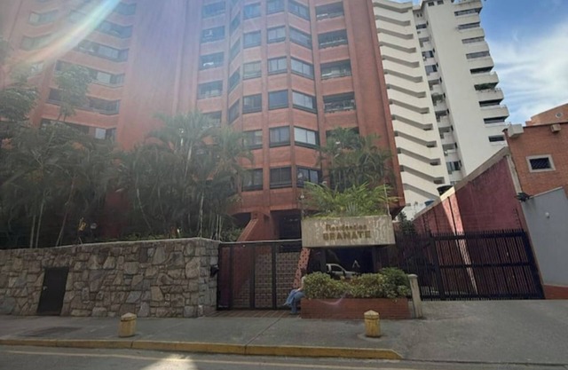 Location & Style, Spacious Apartment in El Rosal, CCS
