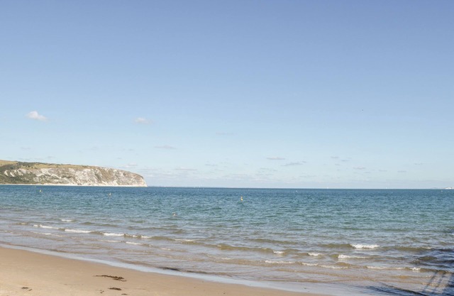 LODGE 1, pet friendly, character holiday cottage in Corfe Castle