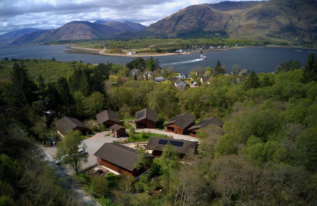 Lodge 2 - sleeps 6 guests in 3 bedrooms