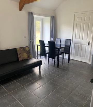 Lodge 4, The Grange, 53 High Street, Wick, Bristol BS30 5QQ